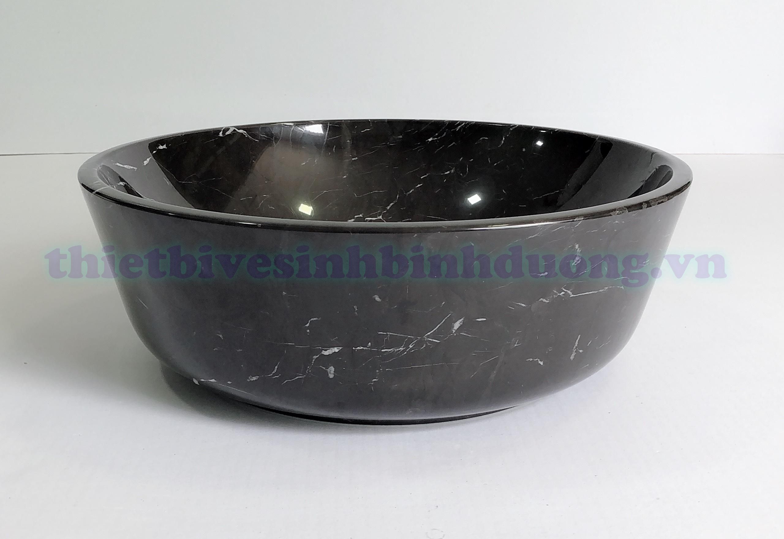 lavabo-da-tu-nhien-mau-den