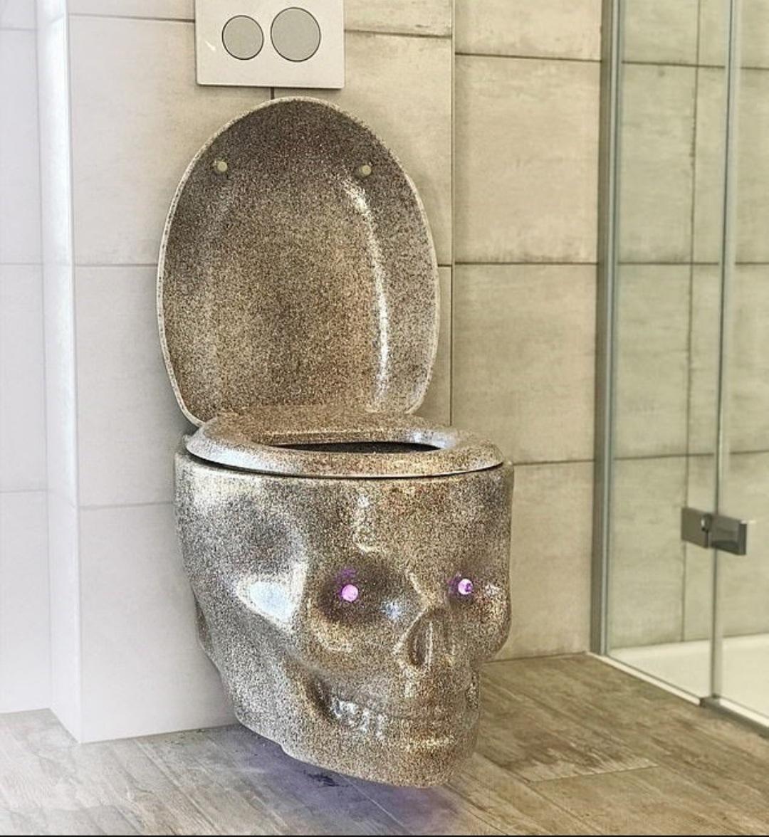 bo-suu-tap-nha-ve-sinh-halloween-halloween-skull-toilet-bon-cau-dau-lau